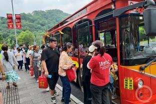 哈兰德本场数据：1次助攻，2次关键传球，1次错失良机，评分7.1